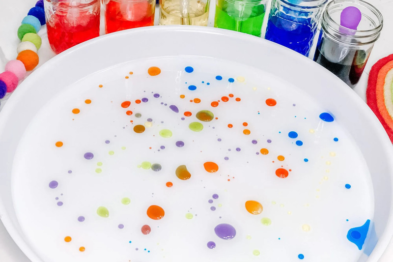 lam-do-choi-stem-cho-tre-mam-non-voi-8-thi-nghiem-don-gian-1