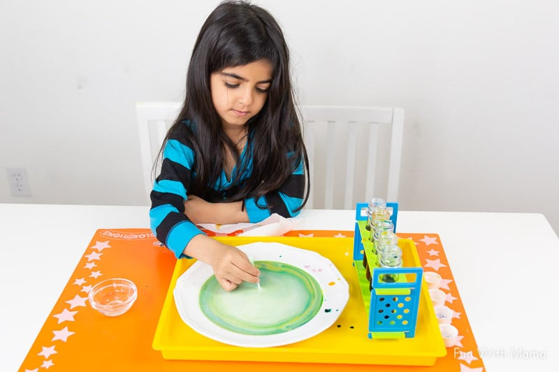 lam-do-choi-stem-cho-tre-mam-non-voi-8-thi-nghiem-don-gian-2