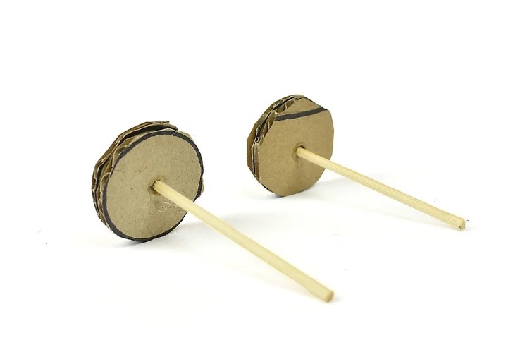 tao-xe-do-choi-thu-vi-voi-cach-lam-stem-bang-bia-cat-tong-19